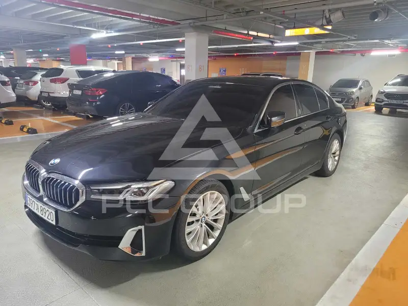 2021 BMW 530