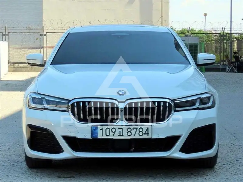 2021 BMW 523M