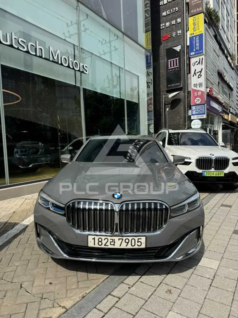 2021 BMW 730