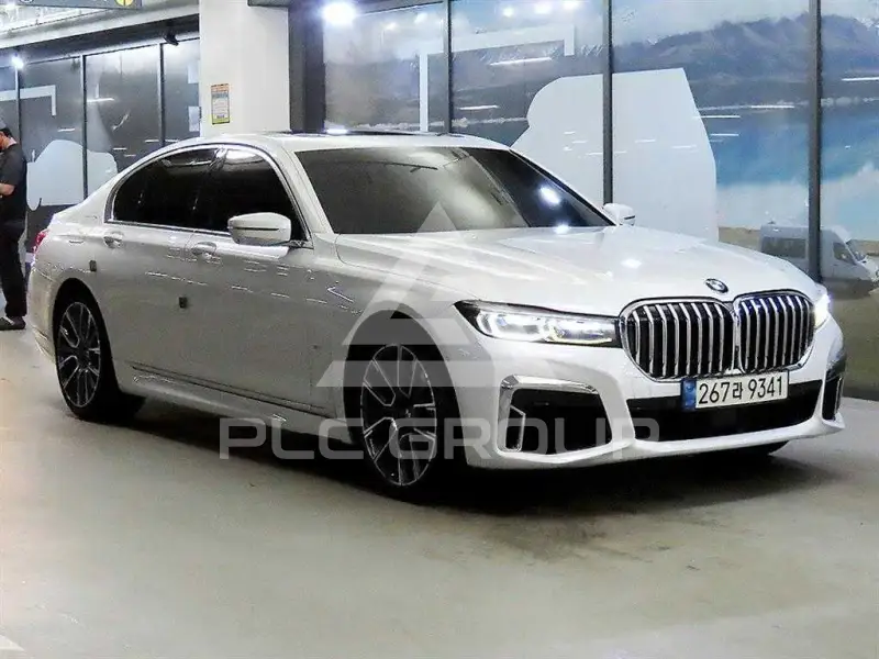 2021 BMW 730M