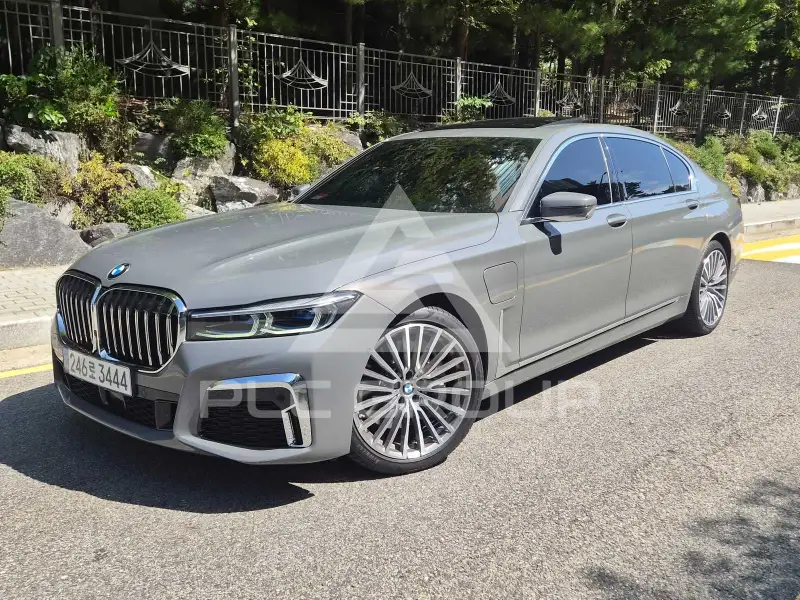 2021 BMW 745