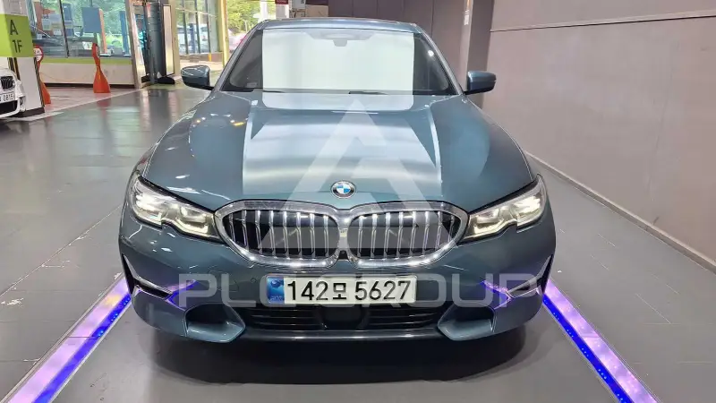 2021 BMW 320