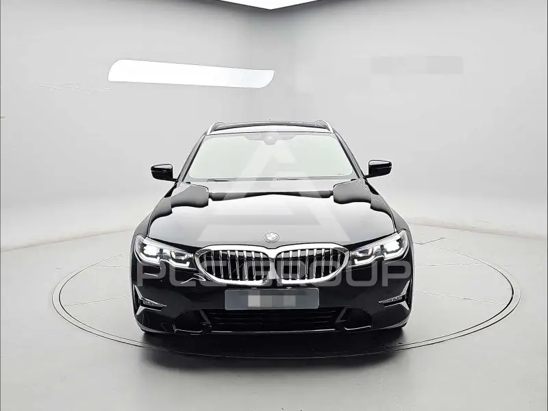 2021 BMW 320