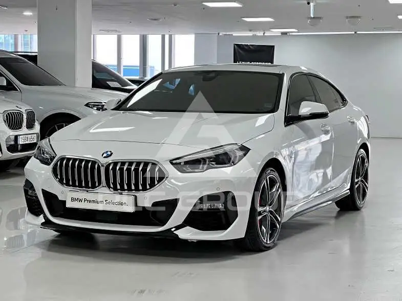 2021 BMW 220M