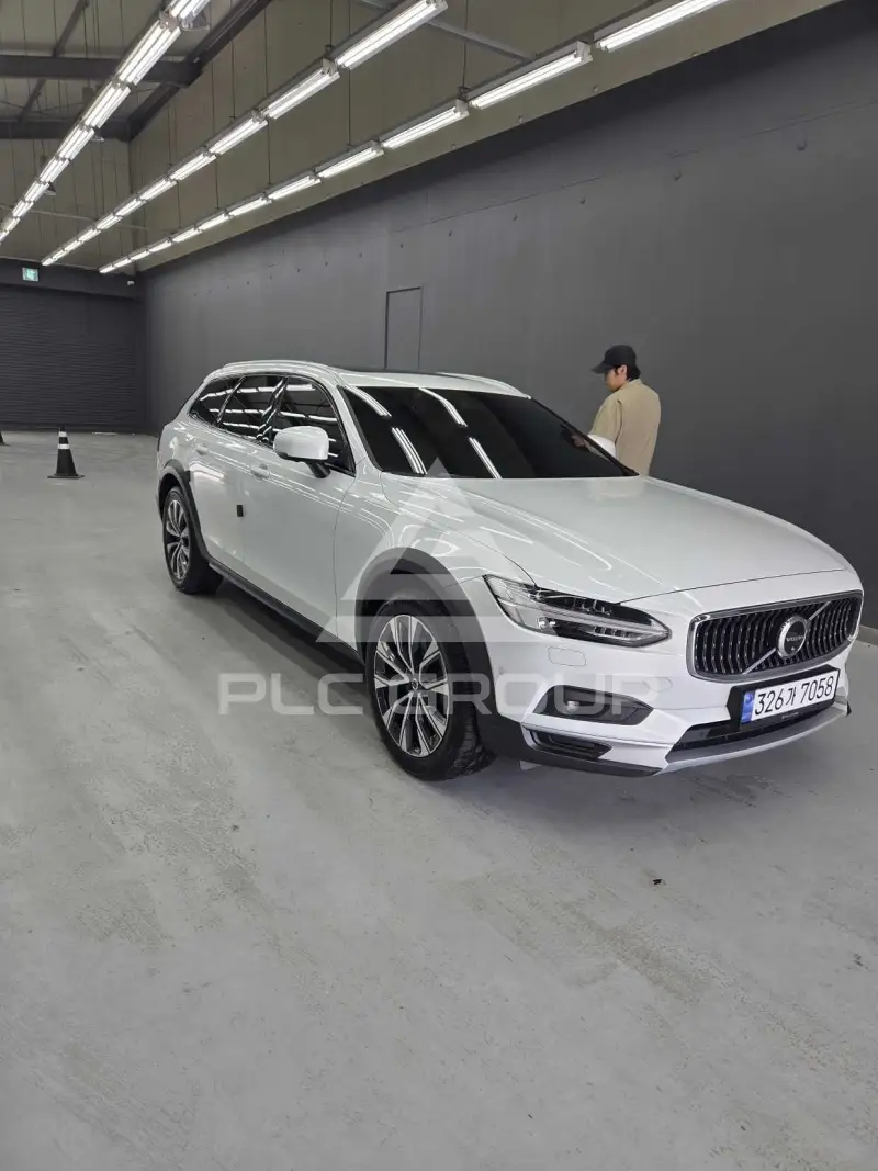 2021 Volvo V90