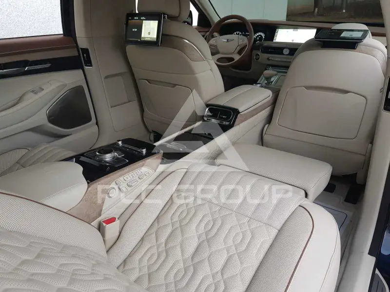 2021 Genesis G90