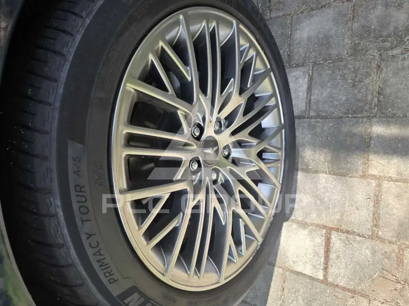 2021 Genesis G90