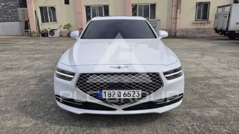 2021 Genesis G90