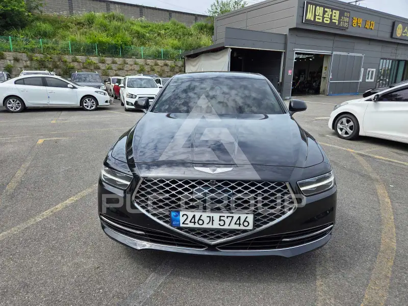 2021 Genesis G90