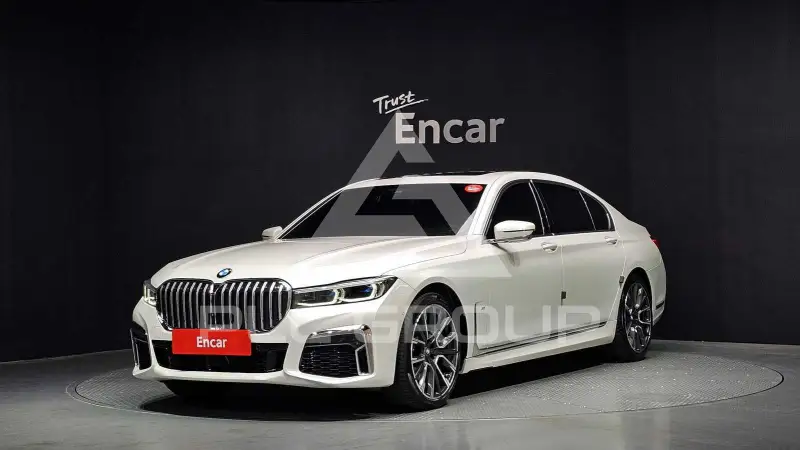 2022 BMW 740M