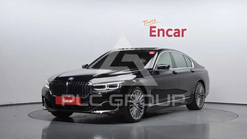 2022 BMW 740