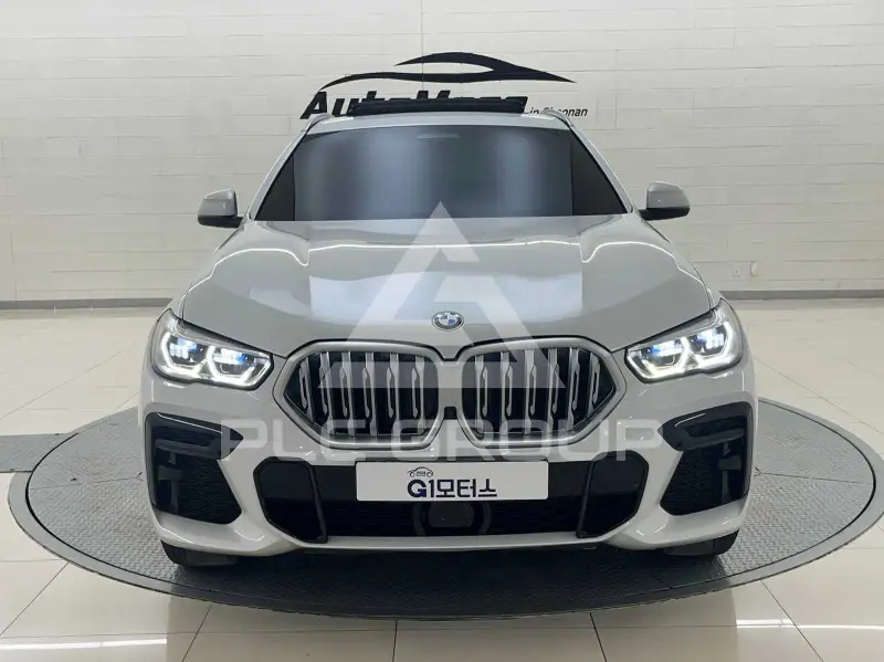 2022 BMW X6M
