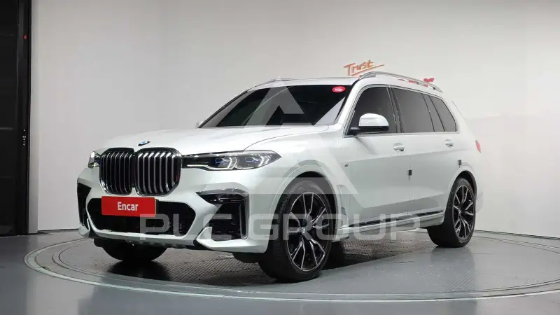 2022 BMW X7M