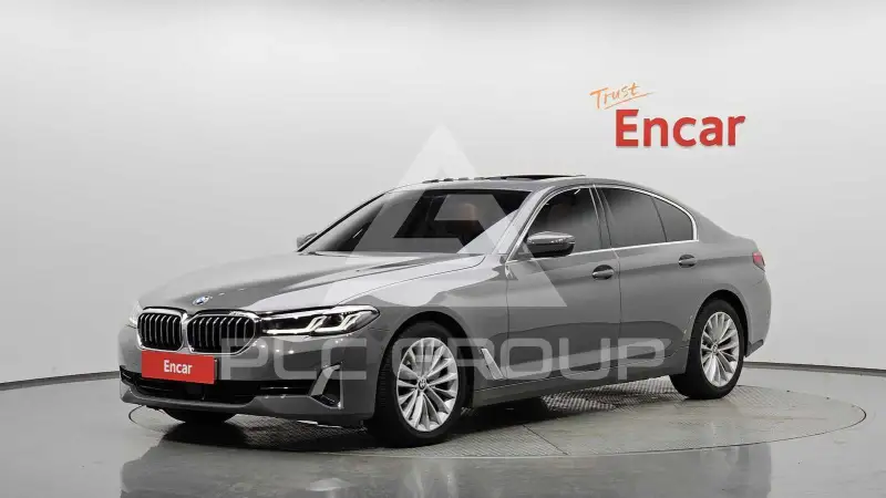 2022 BMW 520