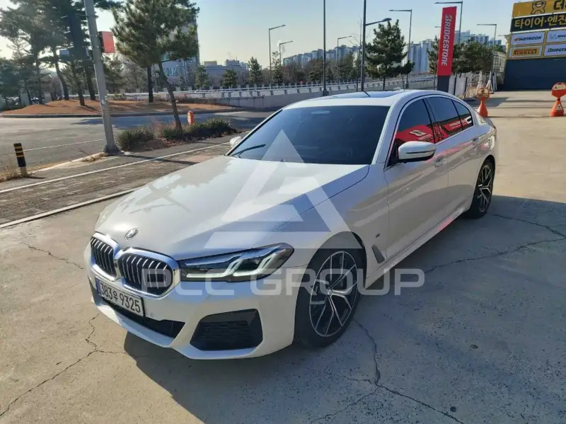 2022 BMW 530M
