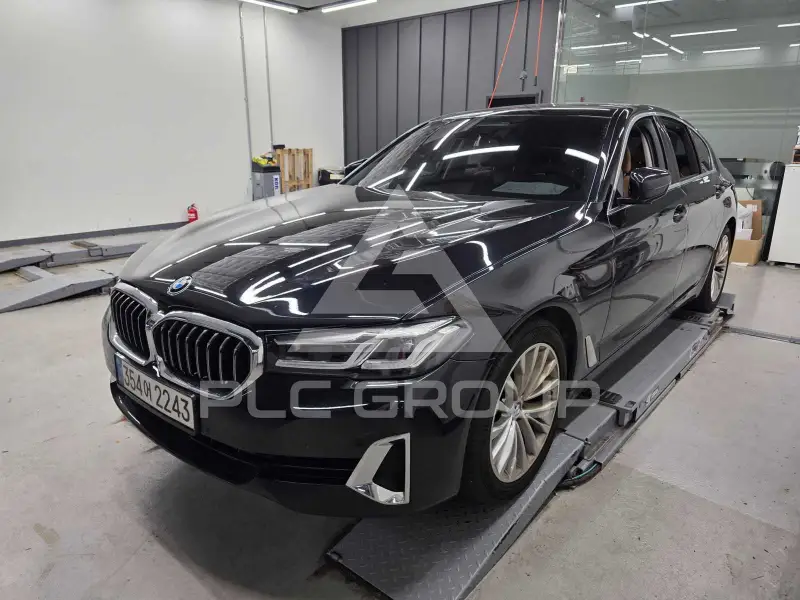 2022 BMW 520