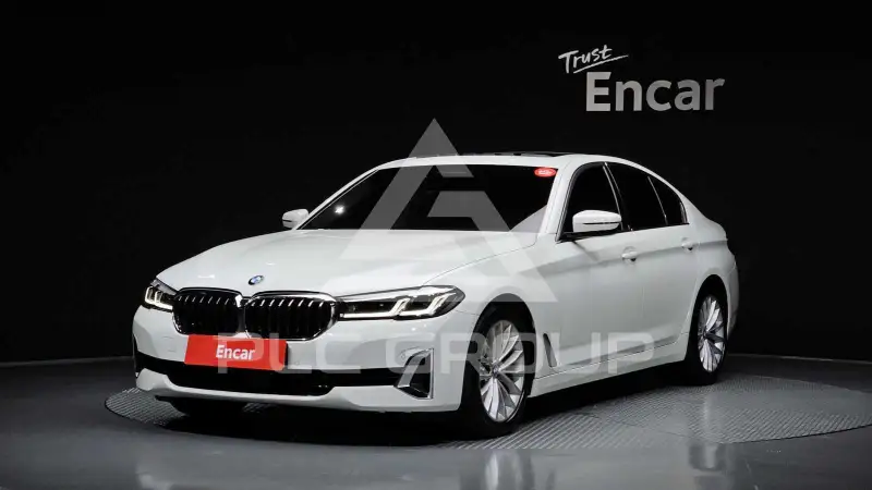 2022 BMW 520