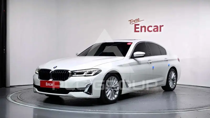 2022 BMW 520