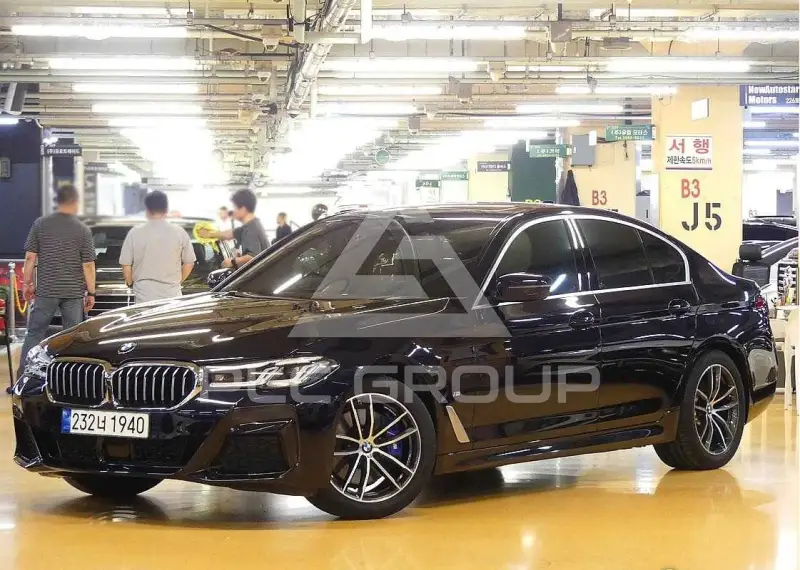 2022 BMW 523M
