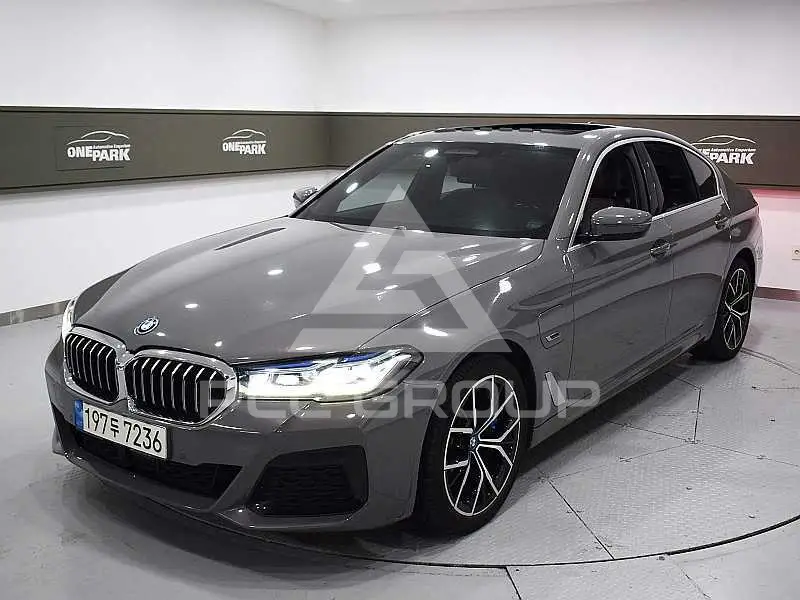 2022 BMW 530M