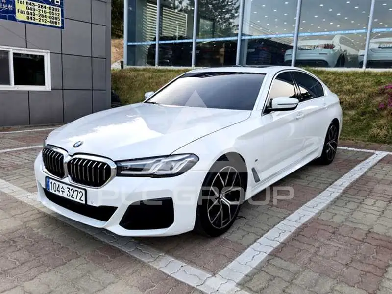 2022 BMW 530M