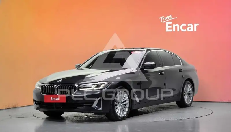 2022 BMW 523