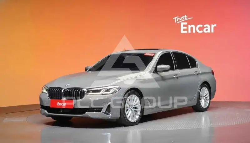 2022 BMW 520