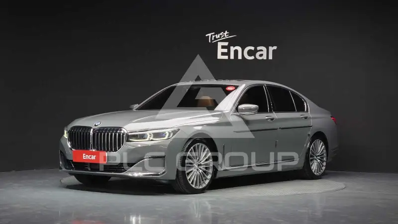 2022 BMW 730