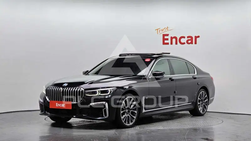 2022 BMW 730M