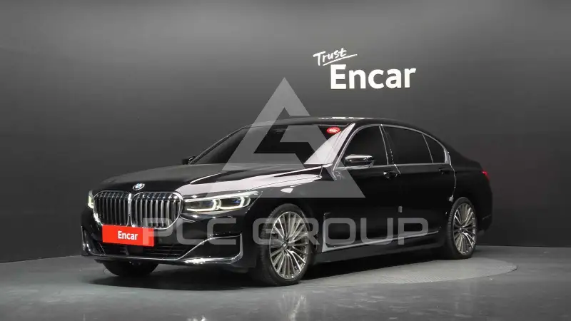 2022 BMW 730