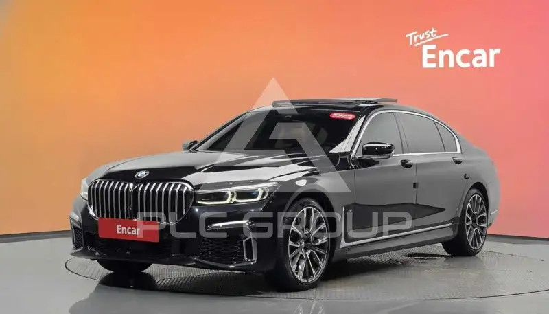 2022 BMW 740M