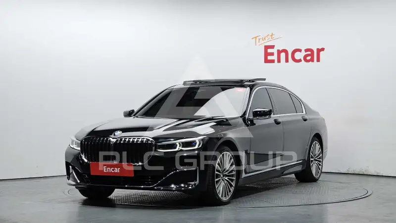 2022 BMW 740