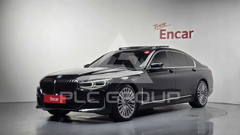 2022 BMW 740