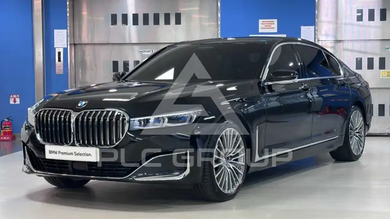 2022 BMW 740