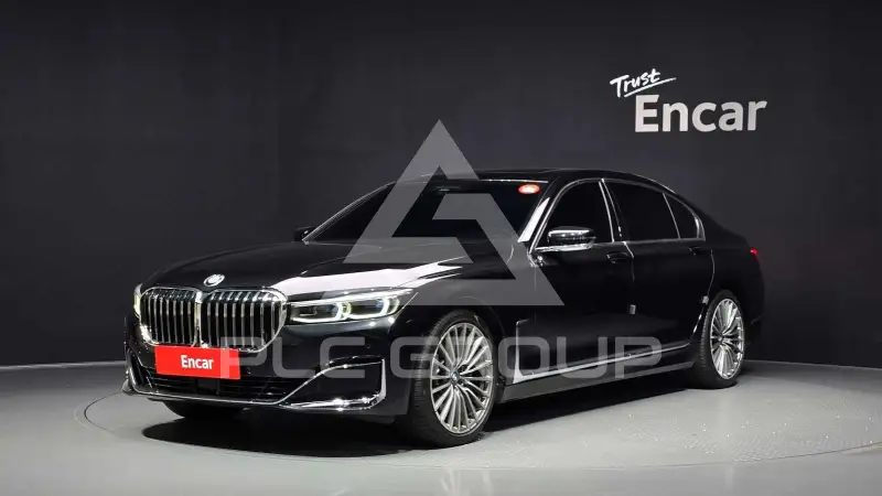 2022 BMW 740