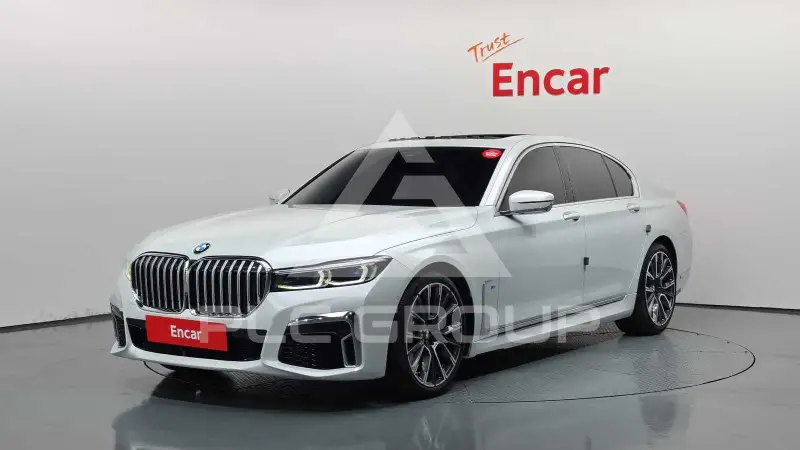 2022 BMW 740M