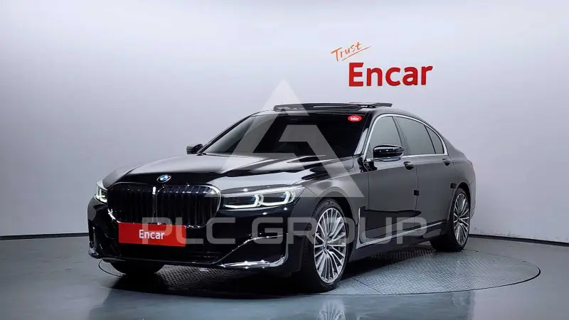 2022 BMW 740