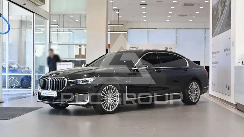 2022 BMW 745