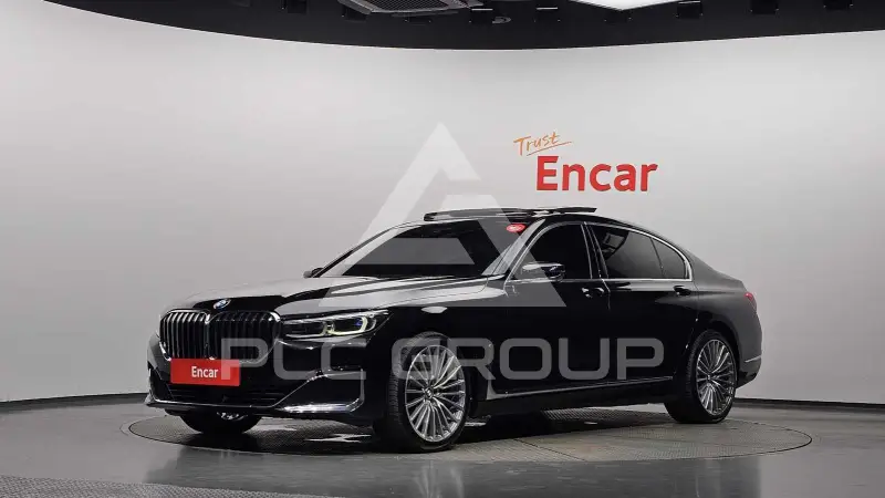 2022 BMW 730