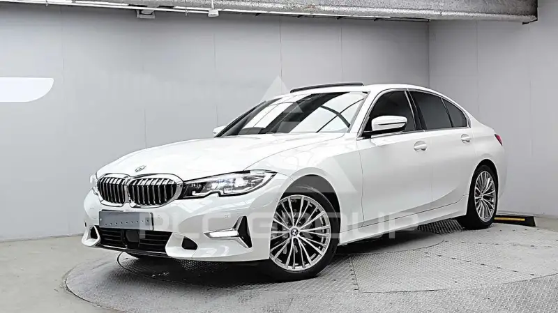 2022 BMW 320
