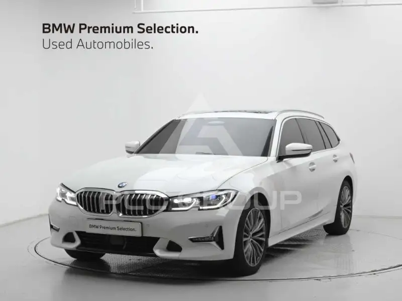 2022 BMW 320