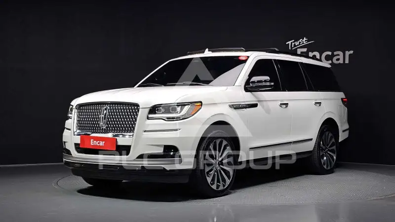 2022 Lincoln NAVIGATOR