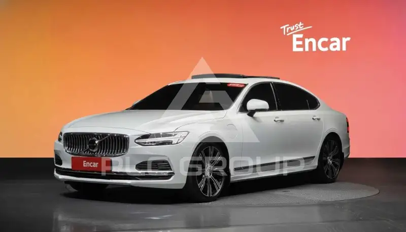 2022 Volvo S90