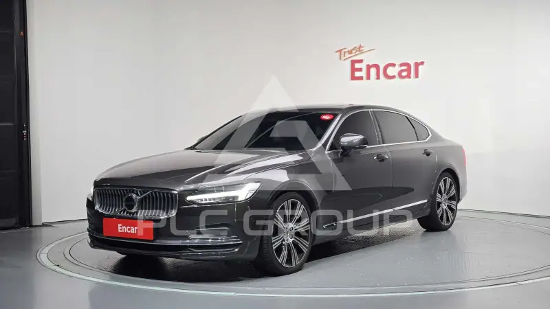 2022 Volvo S90