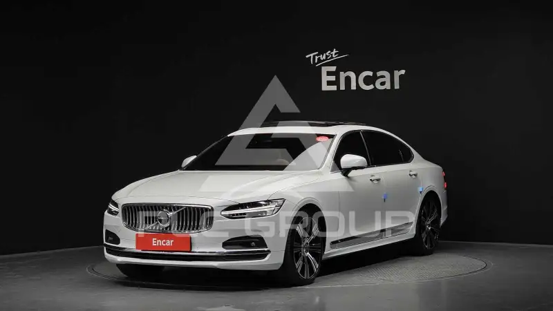 2022 Volvo S90