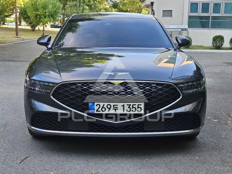 2022 Genesis G90