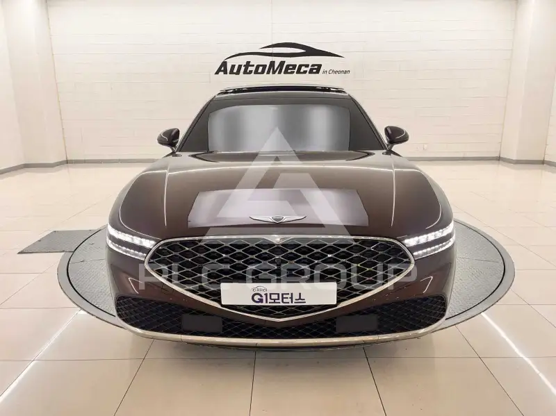 2022 Genesis G90