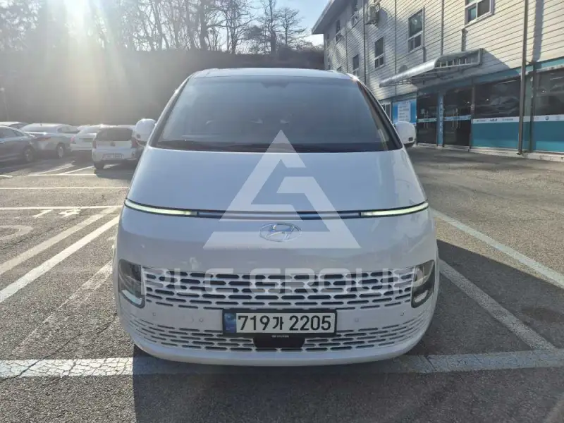 2022 Hyundai Staria