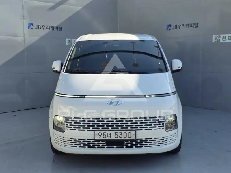 2022 Hyundai Staria