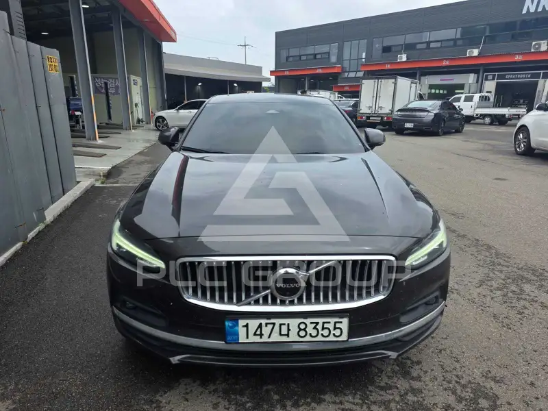 2022 Volvo S90